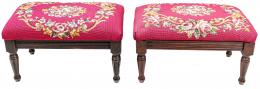 326 - PAREJA DE PEQUEÑAS BANQUETAS DE MEDIADOS S.XX