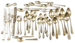 678 - CONJUNTO DE CUBIERTOS EN PLATA