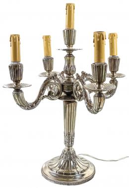 699 - GRAN CANDELABRO EN PLATA DE MEDIADOS S.XX