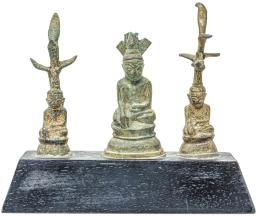 401 - TRES FIGURAS EN BRONCE S.XVIII