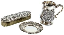 681 - CONJUNTO DE JARRA CON PLATO Y CEPILLO