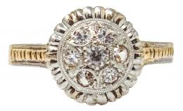 58 - ANILLO CON ROSETÓN DE BRILLANTES