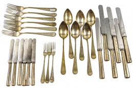 682 - CONJUNTO VARIADO DE CUBIERTOS DE PLATA