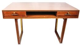 357 - MESA DE DESPACHO ESTILO DANÉS