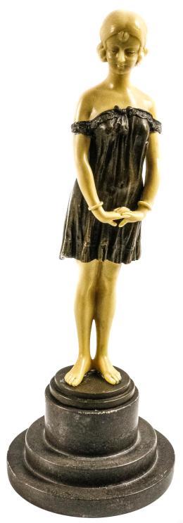 832 - FIGURA EN BRONCE