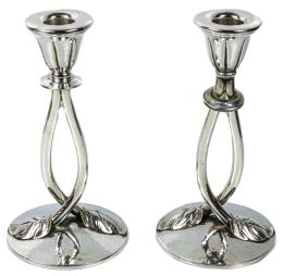 730 - PAREJA DE CANDELEROS DE PLATA DE LOS AÑOS 70