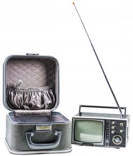 989 - TELEVISOR PORTATIL DE LA MARCA SONY