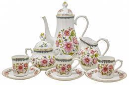 425 - JUEGO DE CAFÉ EN PORCELANA PARA 12 SERVICIOS
