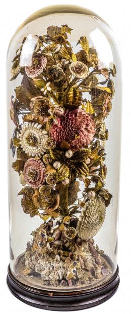 950 - CAMPANA DE CRISTAL CON COMPOSICIÓN FLORAL