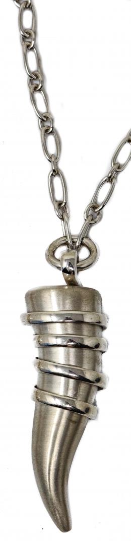75 - COLLAR LARGO CON COLGANTE COLMILLO EN PLATA