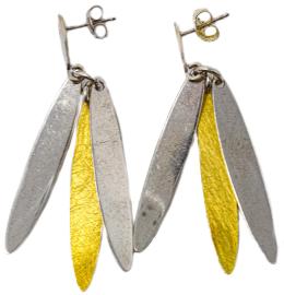 138 - PENDIENTES LARGOS EN PLATA