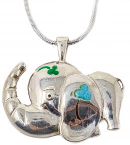 64 - COLLAR CON COLGANTE EN PLATA
