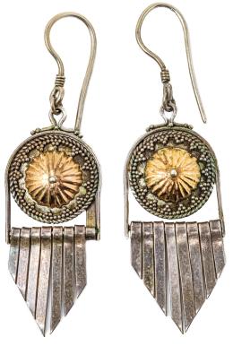 131 - PENDIENTES ESTILO ALFONSINO EN PLATA