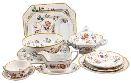 548 - VAJILLA EN LOZA "WEDGWOOD" PARA 12 SERVICIOS