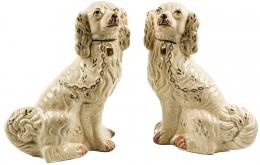 438 - PAREJA DE FIGURAS EN CERÁMICA "STAFFORDSHIRE" MEDIADOS S.XX