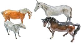 368 - CUATRO CABALLOS EN PORCELANA "BESWICK" ÚLTIMO TERCIO S.XX 
