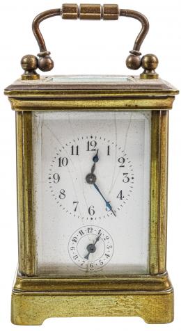 855 - PEQUEÑO RELOJ DE VIAJE DEL PRIMER CUARTO DE SIGLO XX