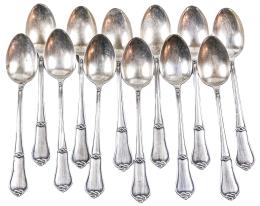 768 - DOCE CUCHARITAS DE PLATA DE MEDIADOS DEL S.XX