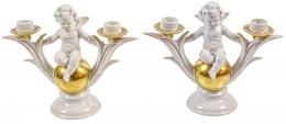 509 - PAREJA DE CANDELABROS DE PORCELANA