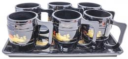 392 - CONJUNTO DE SEIS JARRAS Y BANDEJA EN MADERA LACADA