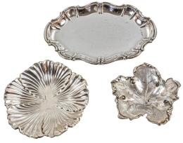 849 - TRES CENTRITOS DE MESA EN PLATA DE MEDIADOS DEL S.XX