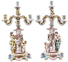 510 - PAREJA DE CANDELABROS DE PORCELANA PRIMER CUARTO S.XX