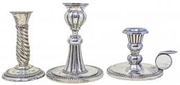 775 - TRES CANDELABROS DE MEDIADOS DE SIGLO XX
