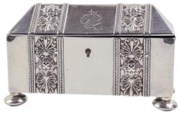 673 - CAJA COFRE EN PLATA DEL PRIMER TERCIO S.XX