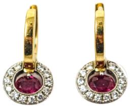 139 - PENDIENTES ROSETÓN CON RUBÍES Y BRILANTES