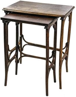 319 - DOS MESITAS NIDO ESTILO THONET DEL PRIMER TERCIO S.XX