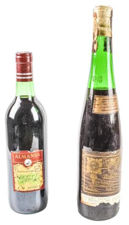 945 - DOS BOTELLAS DE VINO