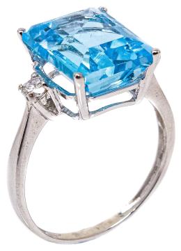 66 - ANILLO CON TOPACIO AZUL Y BRILLANTES