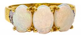 67 - ANILLO CON TRES OPALOS Y BRILLANTES