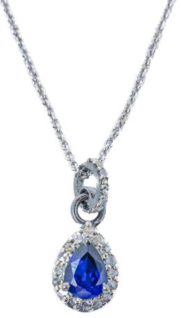 75 - COLGANTE ROSETÓN CON ZAFIRO Y DIAMANTES