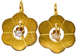 131 - PENDIENTES FLOR CON BRILLANTE