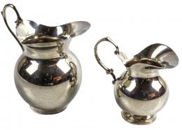 714 - DOS JARRAS DE PLATA DE MEDIADOS DE SIGLO XX