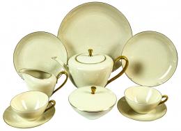 467 - JUEGO DE TÉ EN PORCELANA DEL ÚLTIMO CUARTO DEL S.XX