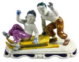 448 - FIGURA EN CERAMICA DEL SEGUNDO CUARTO DEL S.XX