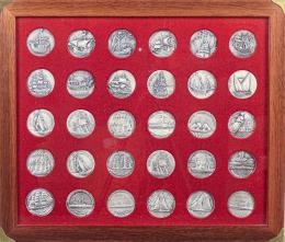 382 - COLECCIÓN DE 30 MEDALLAS ENMARCADAS