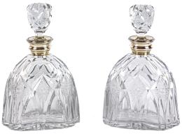 50 - PAREJA DE BOTELLAS LICOREERAS DE MEDIADOS DEL S.XX