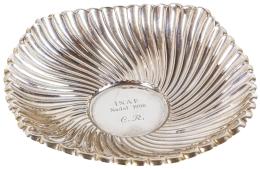 687 - CENTRO DE MESA EN PLATA DE MEDIADOS DEL S.XX