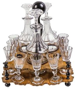 46 - JUEGO DE LICOR CON SOPORTE DE MADERA