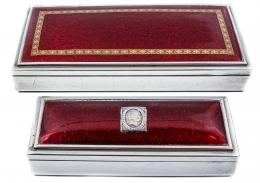 697 - DOS CAJAS EN PLATA Y ESMALTE DEL ÚLITMO TERCIO S.XX