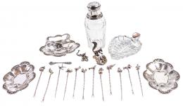 696 - LOTE VARIADO EN PLATA Y CRISTAL DE MEDIADOS DEL S.XX