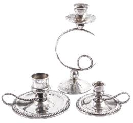 727 - TRES PEQUEÑOS CANDELEROS EN PLATA DE MEDIADOS S.XX