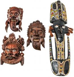 963 - LOTE DE MÁSCARAS DECORATVAS DE MEDIADOS DEL S.XX