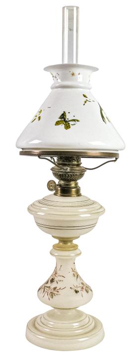 245 - QUINQUÉ DE OPALINA DEL PRIMER CUARTO DE SIGLO XX