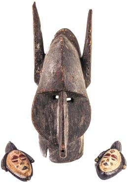 415 - TRES MÁSCARAS AFRICANAS DE LA PRIMERA MITAD DEL S.XX