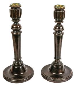 1071  -  PAREJA DE CANDELEROS DEL ÚLTIMO CUARTO DE S. XX