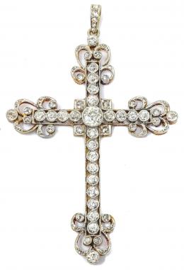 108 - CRUZ COLGANTE CON DIAMANTES DE PPS. DEL S.XX